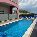 Villa-meli 트로기르