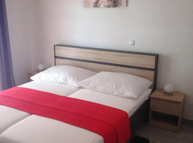 Hotel Villa-meli *